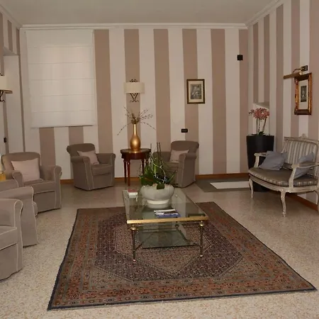 Palazzo Finati 4* Alba (Piedmont)