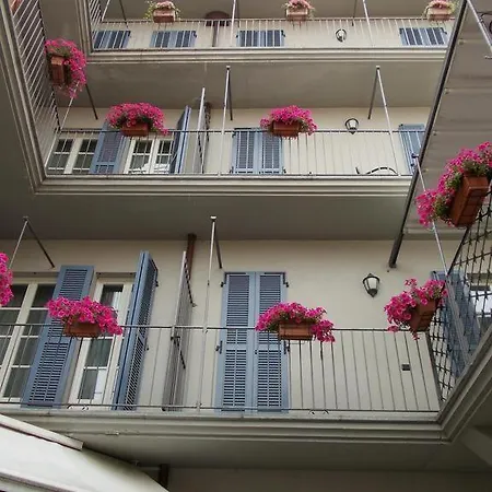 Palazzo Finati فندق مبيت وإفطار ألبا