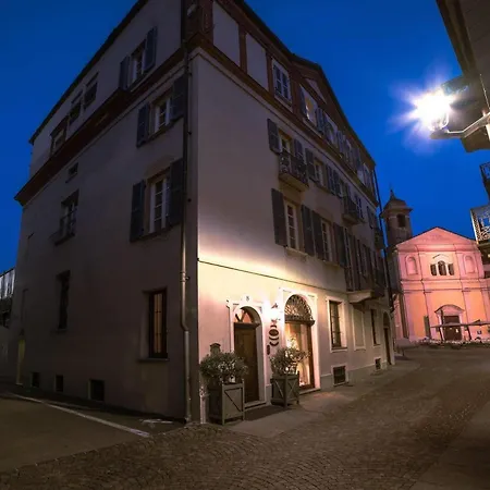 Nocleg ze śniadaniem Palazzo Finati Alba (Piedmont)