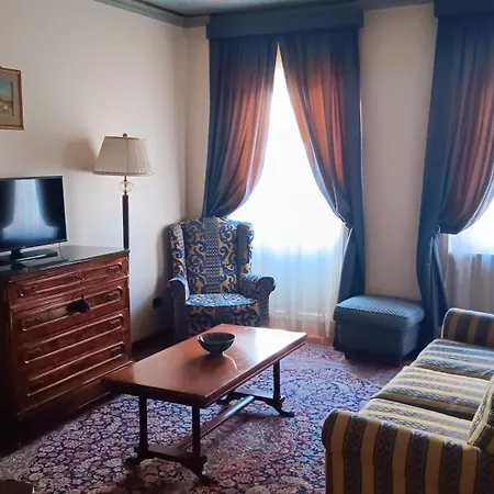 Palazzo Finati 3* ألبا