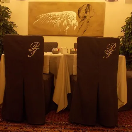 Palazzo Finati 3* Alba (Piedmont)