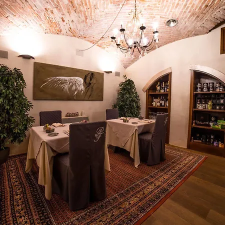 Palazzo Finati Bed and breakfast Alba (Piedmont)